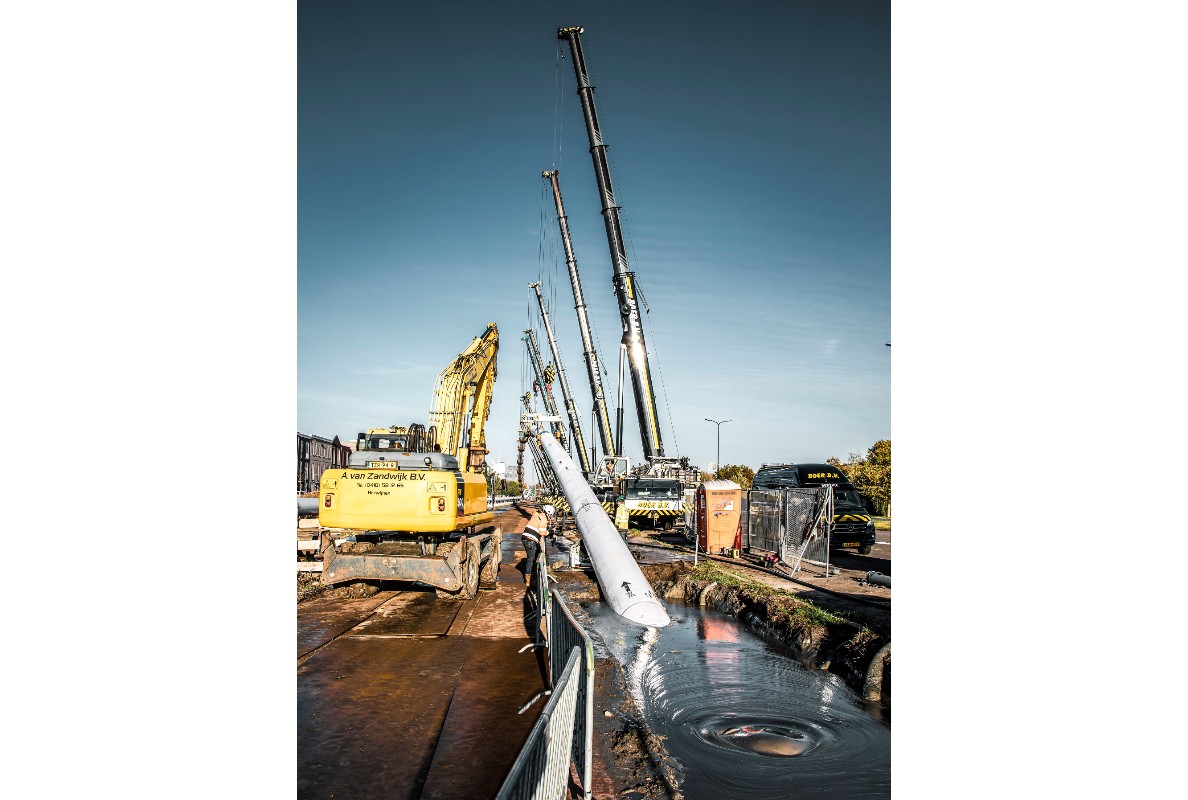 For the bore, a drill head was installed at one end of the district heating pipeline.