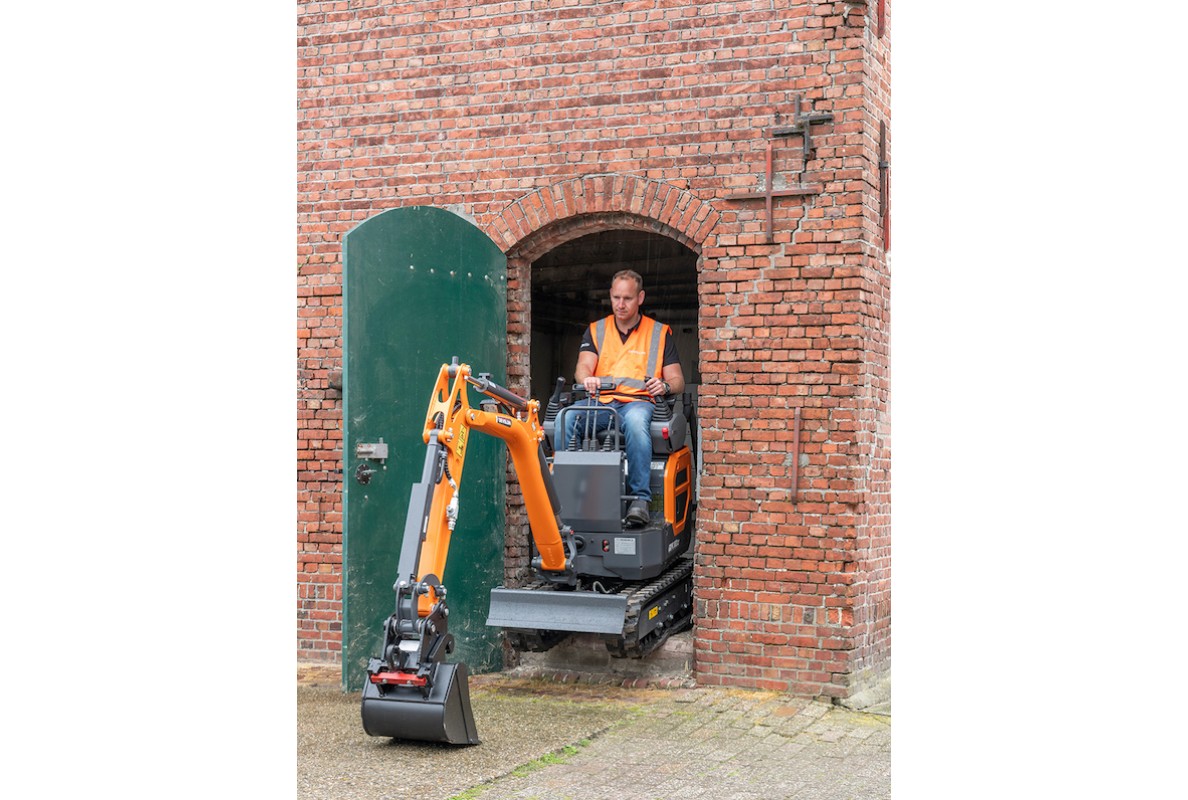 New High Performance DX10Z-7 Mini-Excavator from Develon