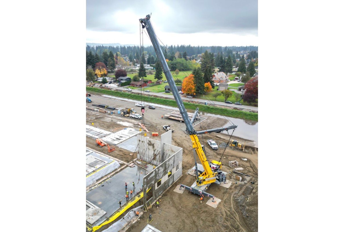 NessCampbell Crane + Rigging’s new Grove GMK6450-1 excels in tilt-up panel lift project