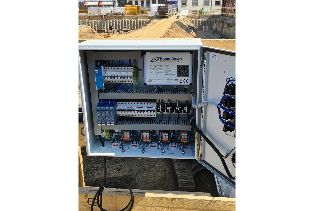 Switchbox with Tsurumi