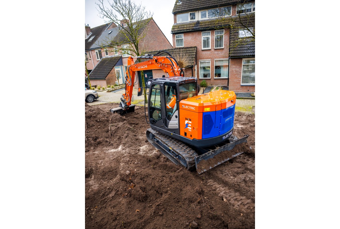 Hitachi ZX85-6EB