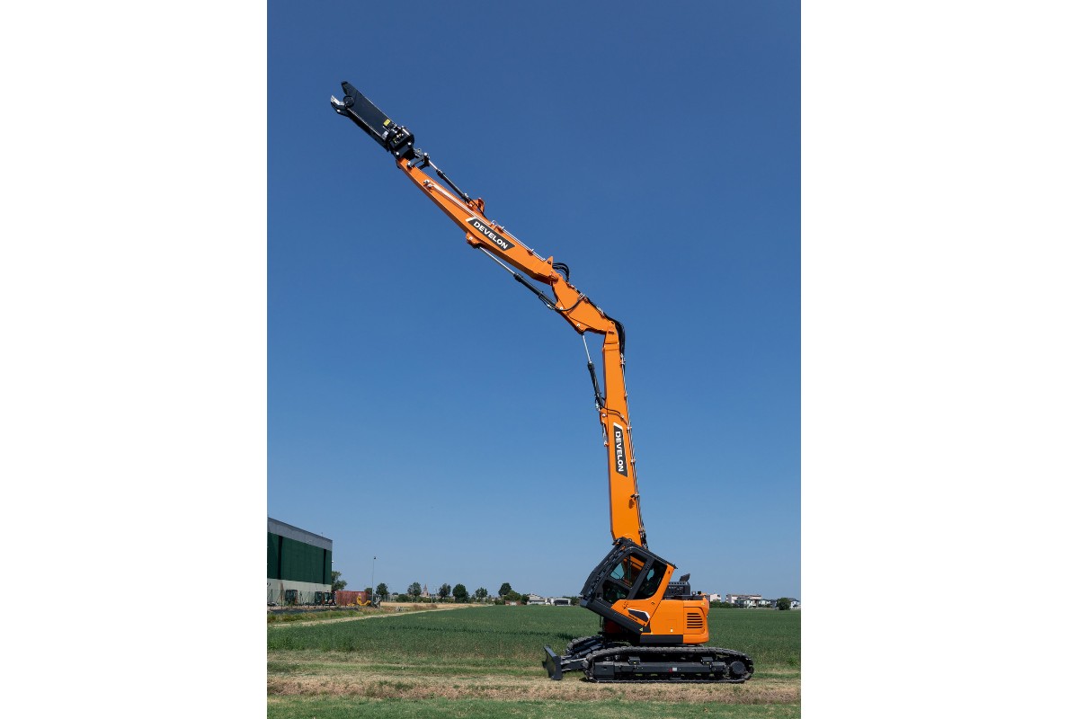 Develon Launches New DX140RDM-7 Demolition Excavator