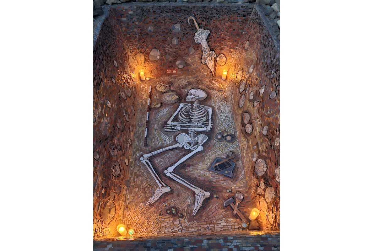 Bobcat E27 and the Bronze Age in the Czech Republic