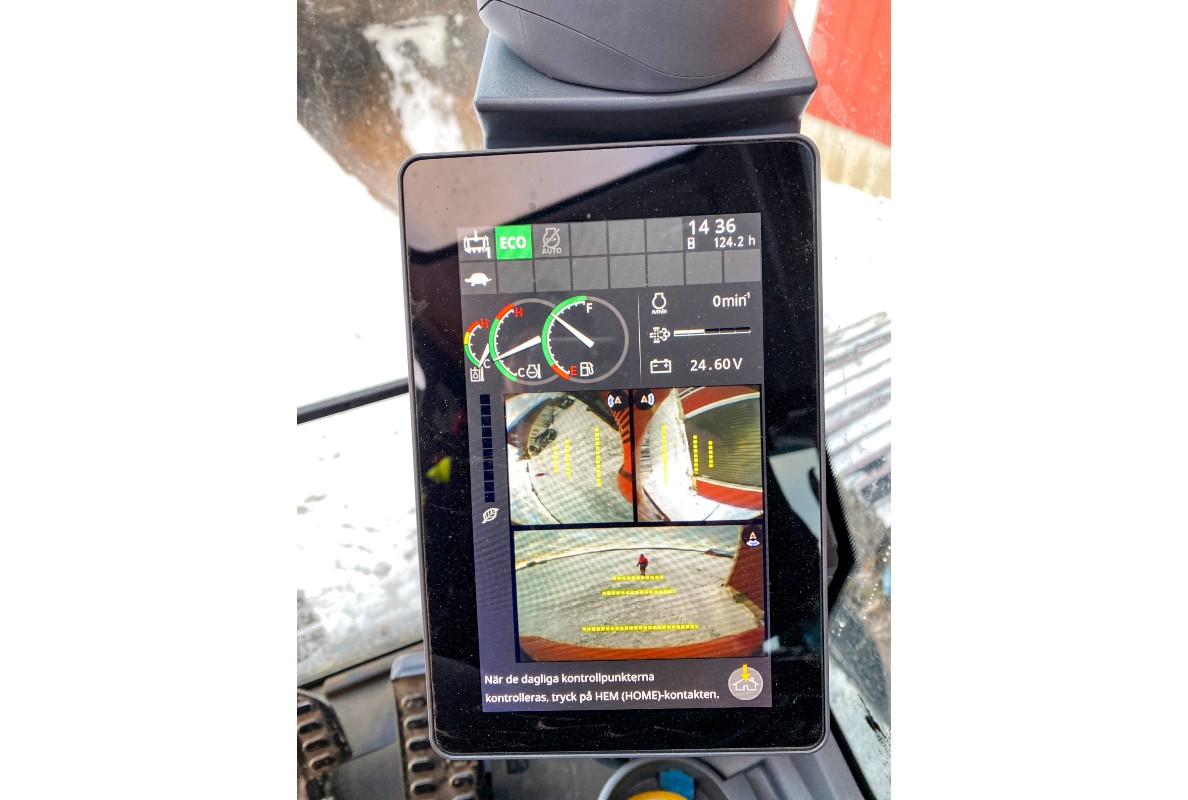 Hitachi excavator - camera