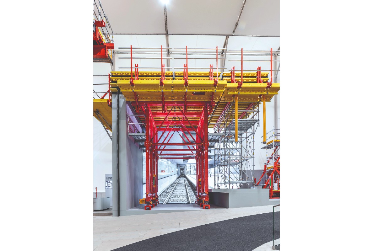 A highlight of the PERI exhibition hall is the replica of a Munich underground station, which PERI will be using to demonstrate various ways to accelerate and optimise construction processes.