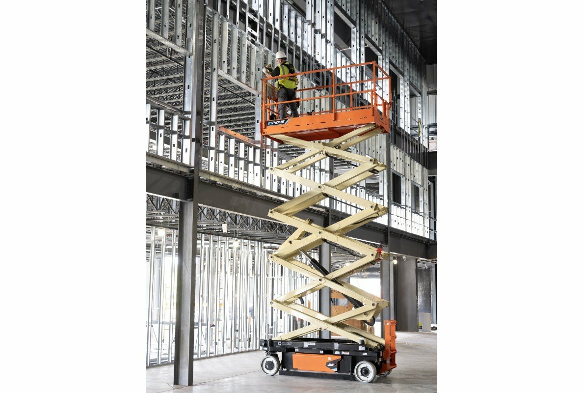 JLG ES4046