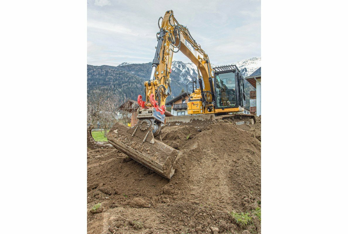 The Lehnhoff SQ 60V quick coupler opens up completely new possibilities for Reindl excavators thanks to the variable device attachment.