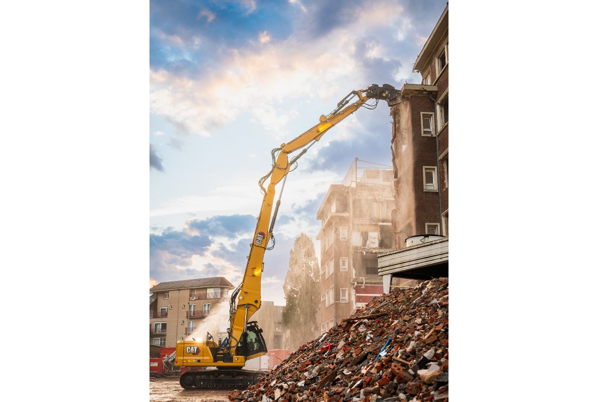 Cat 330 UHD Belgium