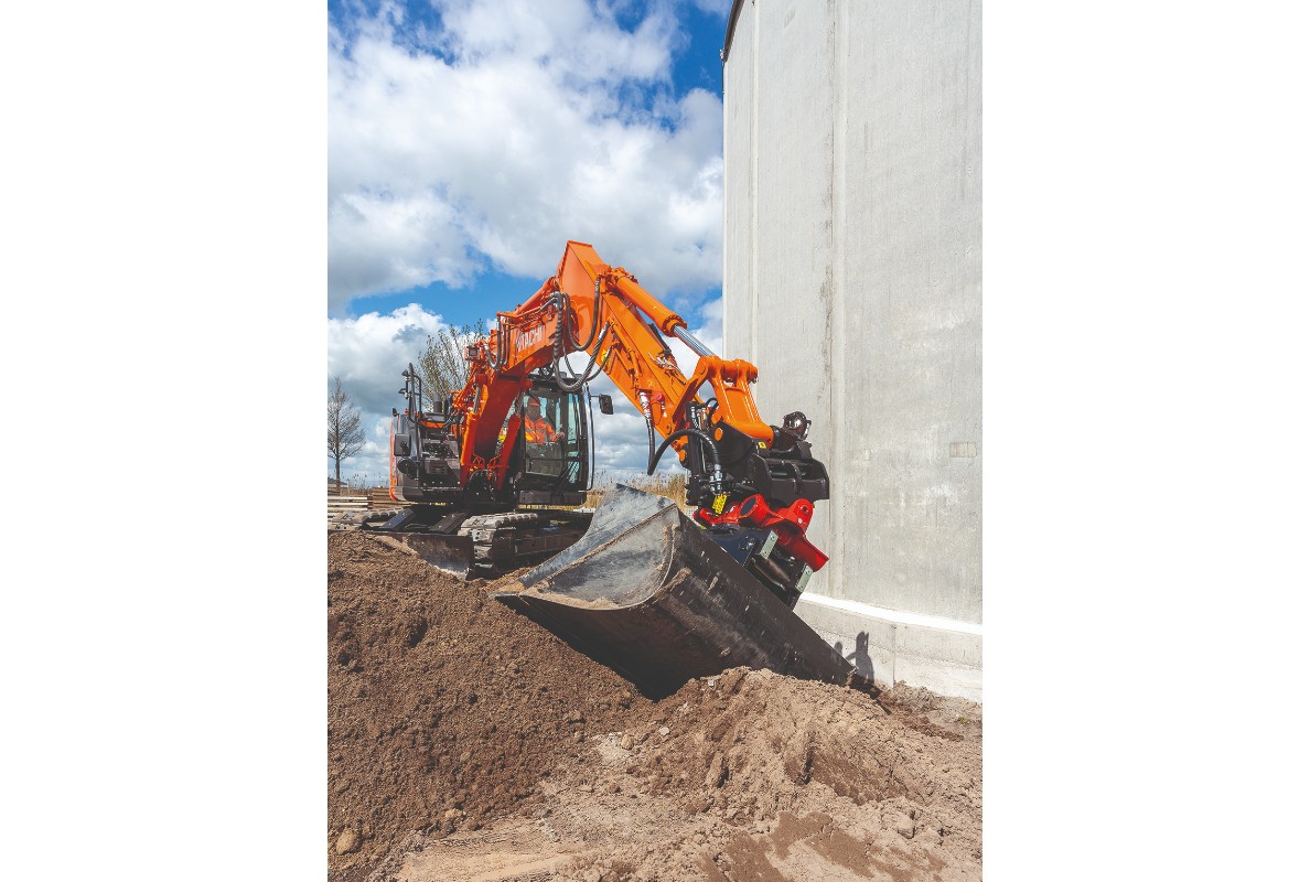 Hitachi ZX135US-7B