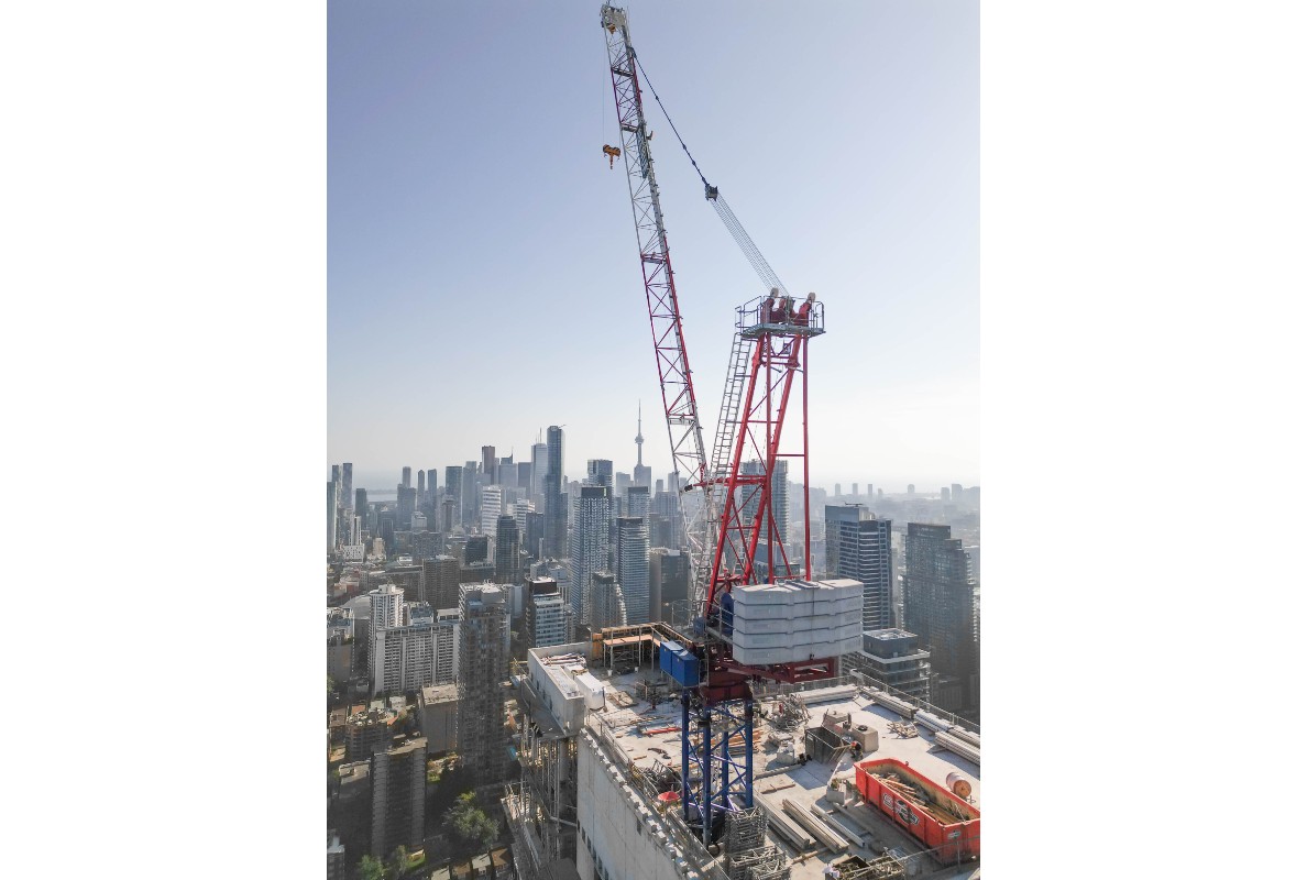 Raimondi LR273 luffing jib