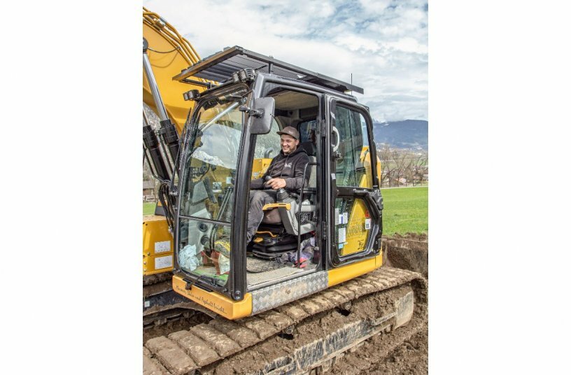 The new opportunities for use provided by the Lehnhoff SQ 60V also ensure satisfaction among the excavator drivers at Reindl. Here: Kevin Winkler.