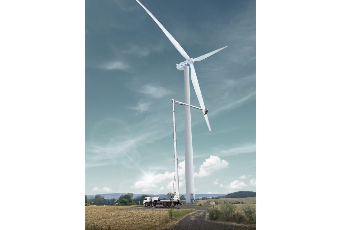 Reaching up to 90 meters, the P 900 is PALFINGER’s giant among aerial work platforms, combining maximum reach with impressive load capacity and safety.