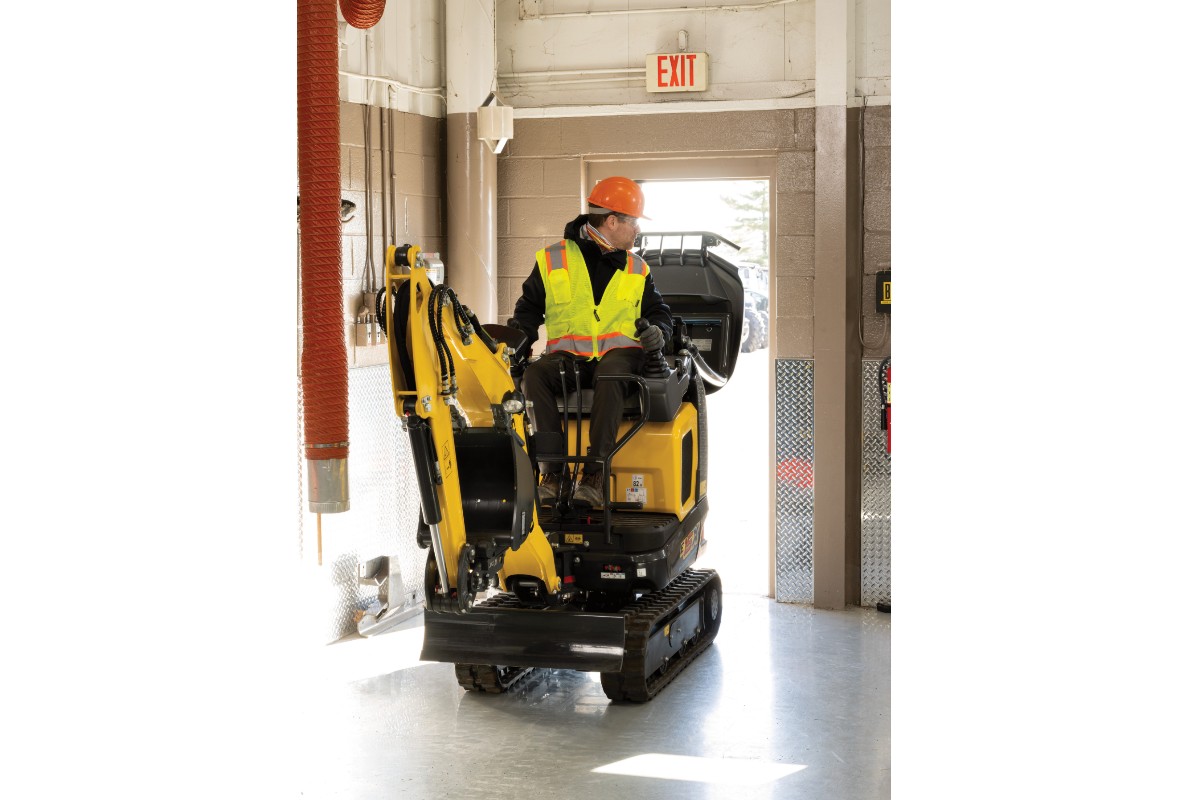 New Holland Construction E15X