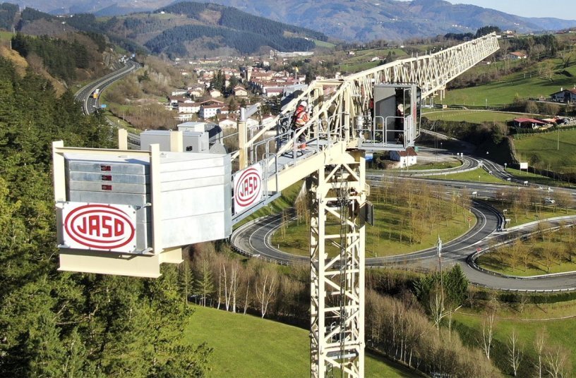 JASO J200 Flat Top crane