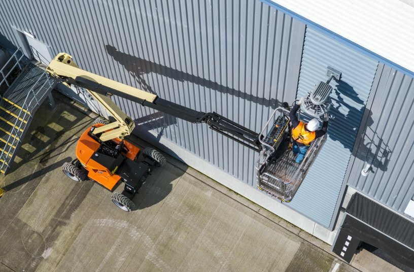 JLG EC450AJ Articulated Telescopic Lift