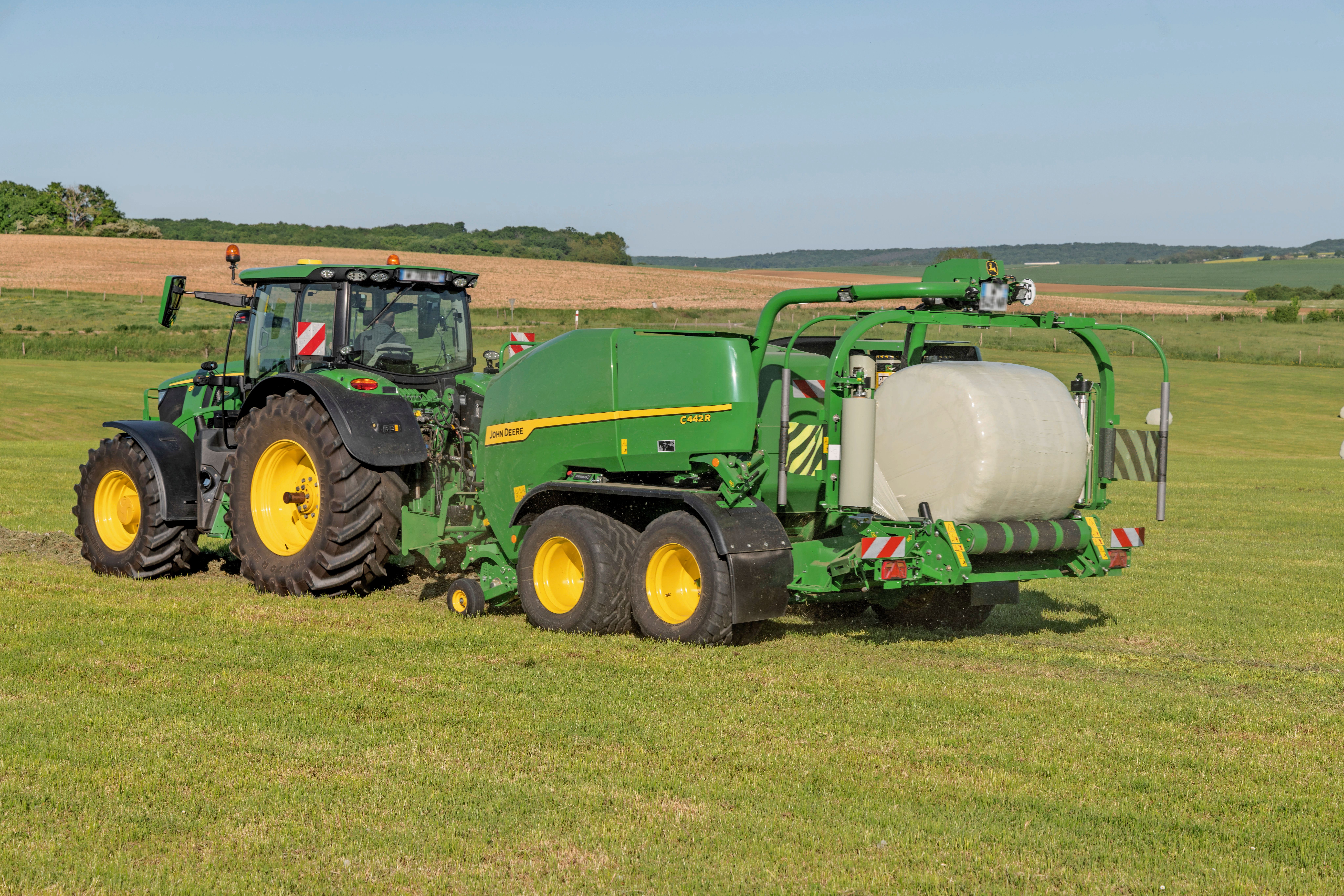 John Deere C442R
