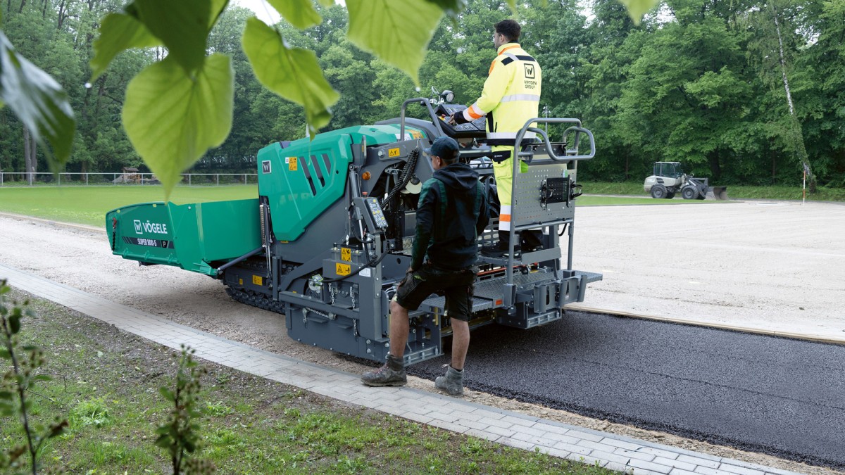 Better visibility, more order, more convenience: The new SUPER 800-5 P min paver from Vögele offers numerous advantages.