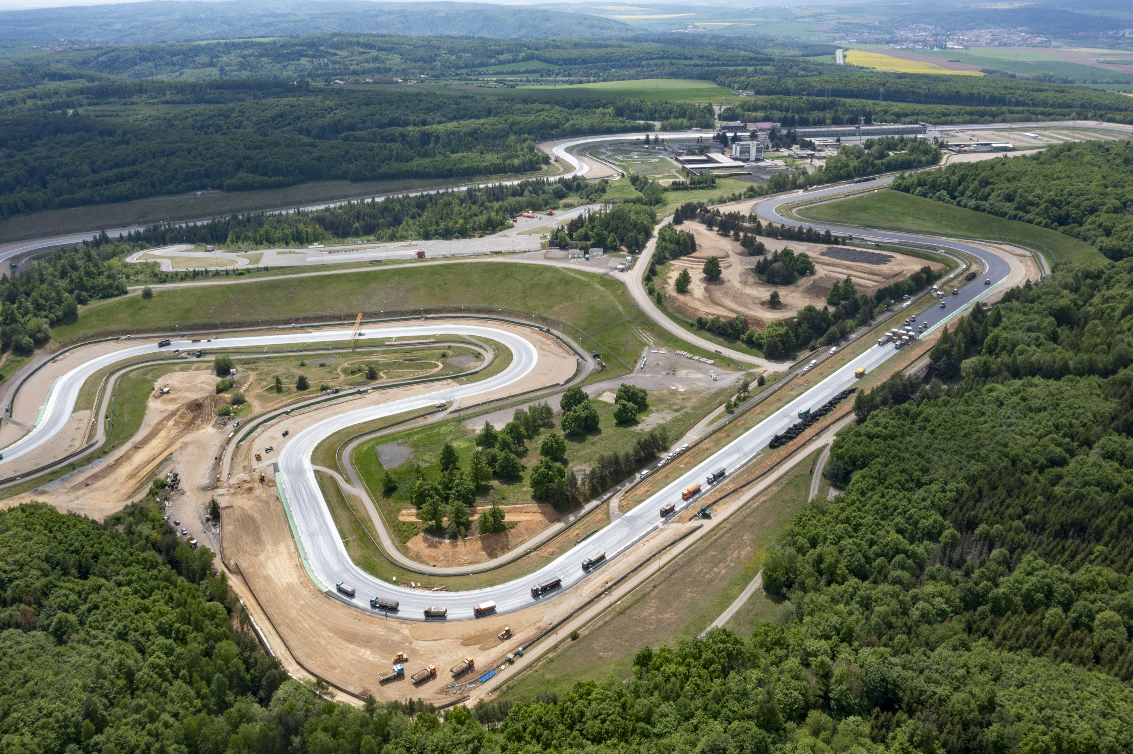 Highest performance for a motorsport racetrack 