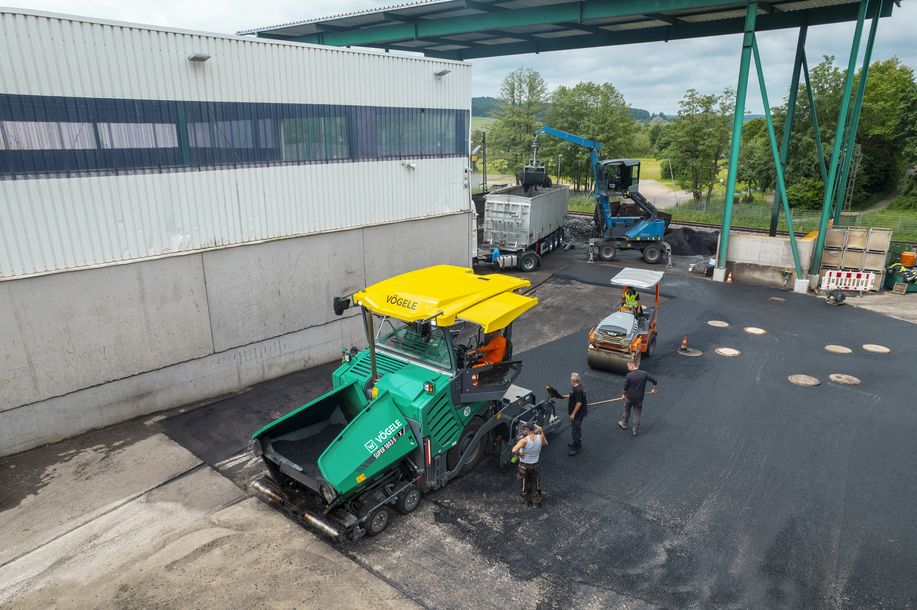 The new generation SUPER 1803-5 X paver