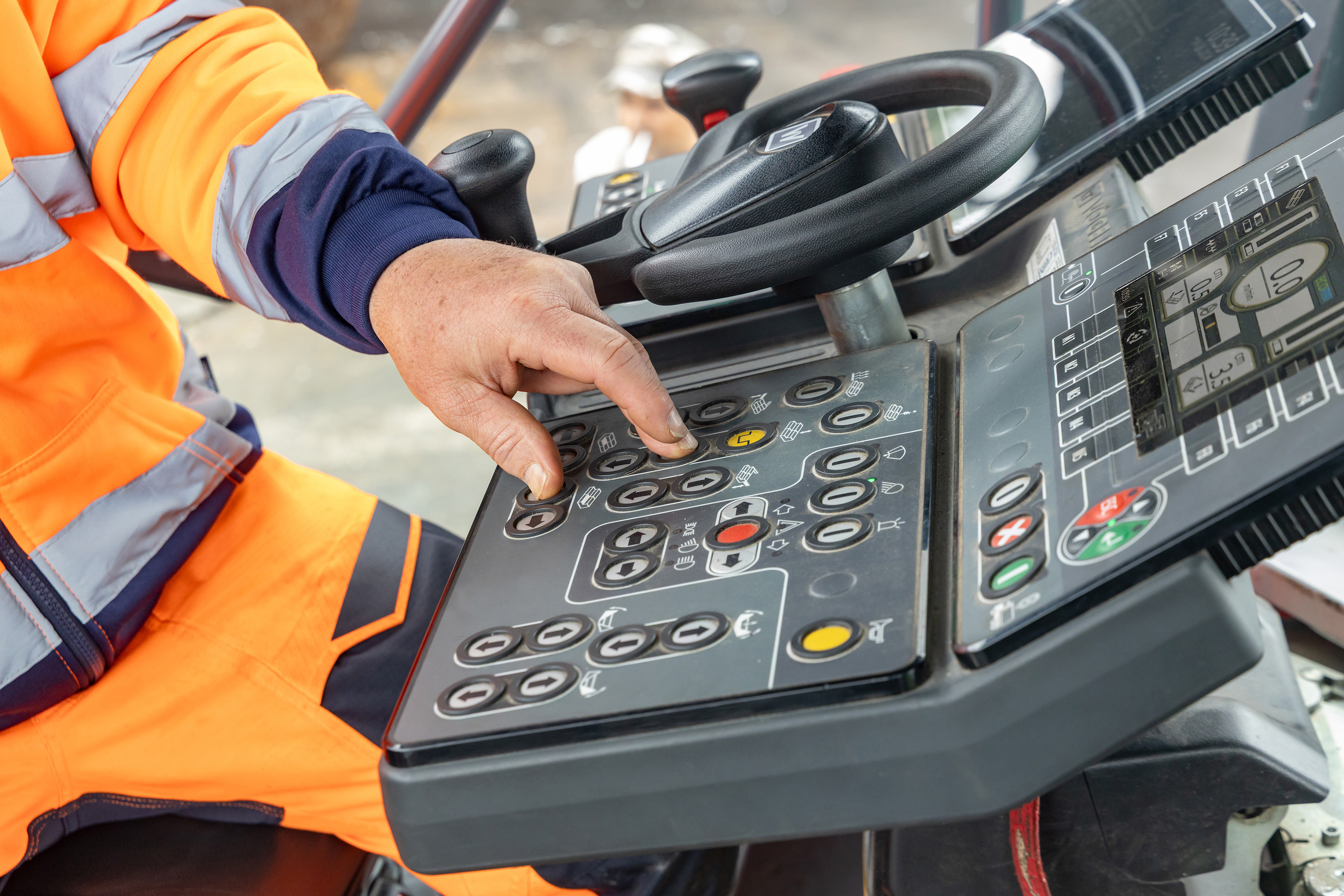 The new generation SUPER 1803-5 X paver