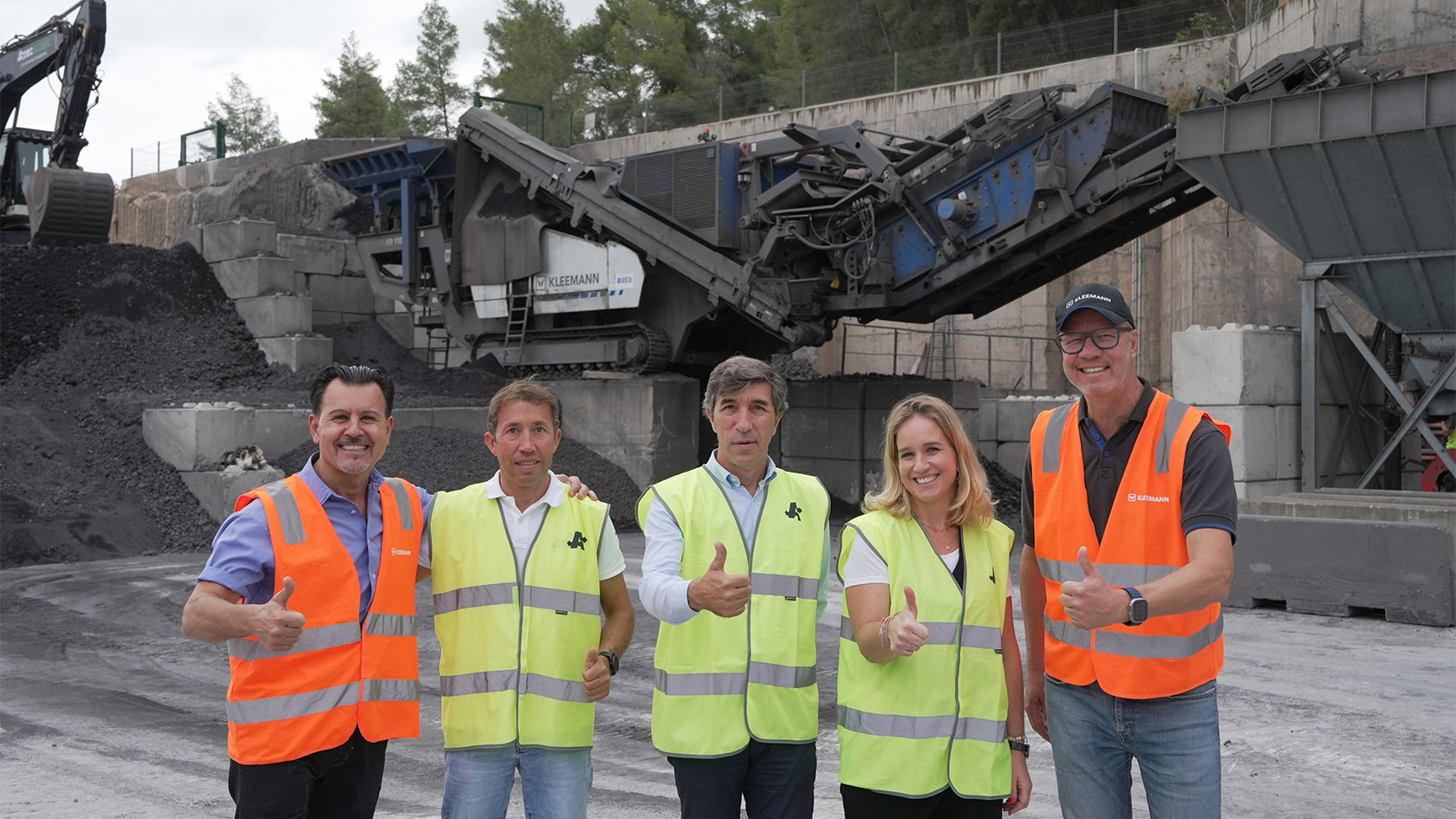 Processing of highly-abrasive slag in Barcelona