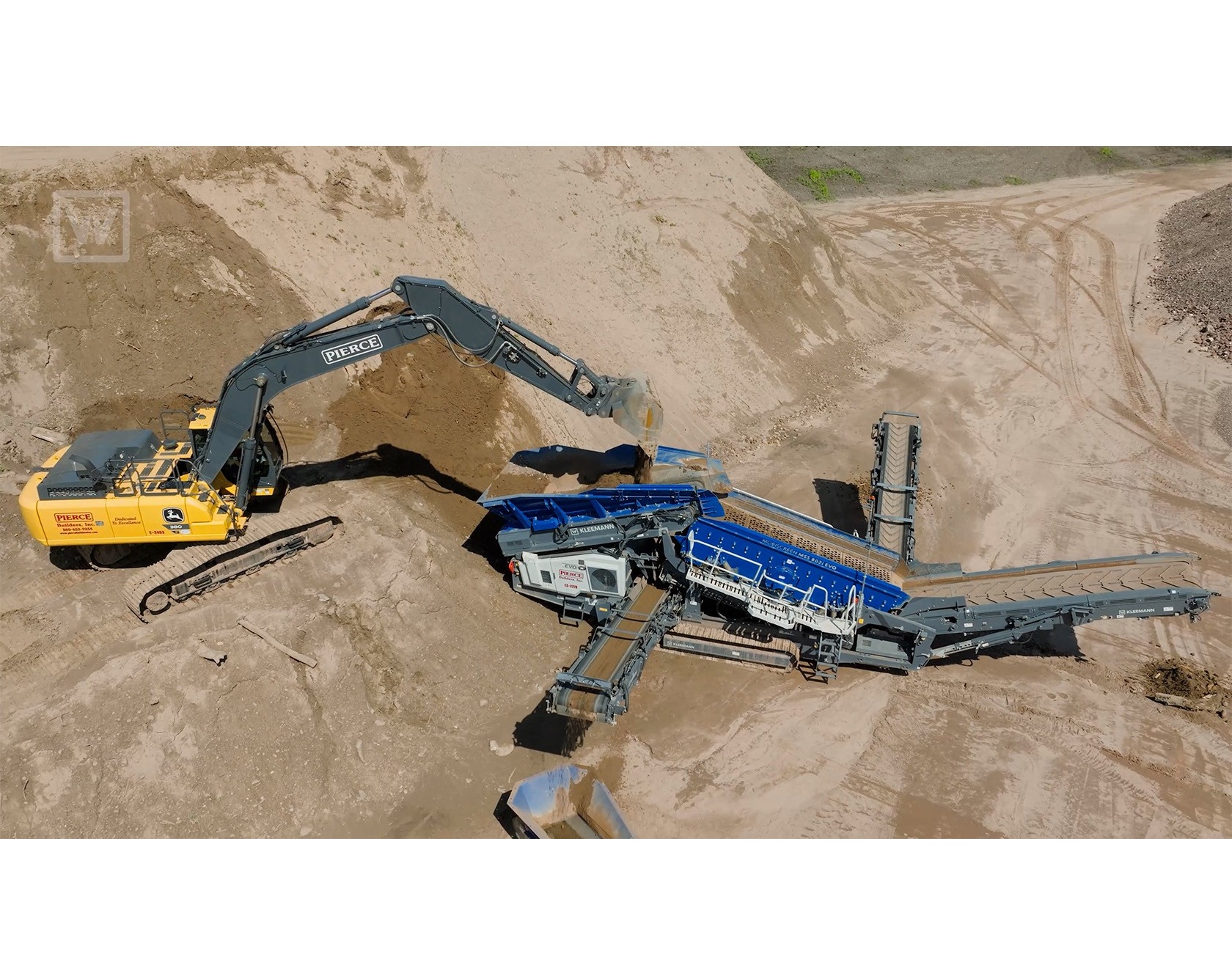   The mobile scalping screen MOBISCREEN MSS 802 EVO is used mainly in the processing of topsoil and gravel.