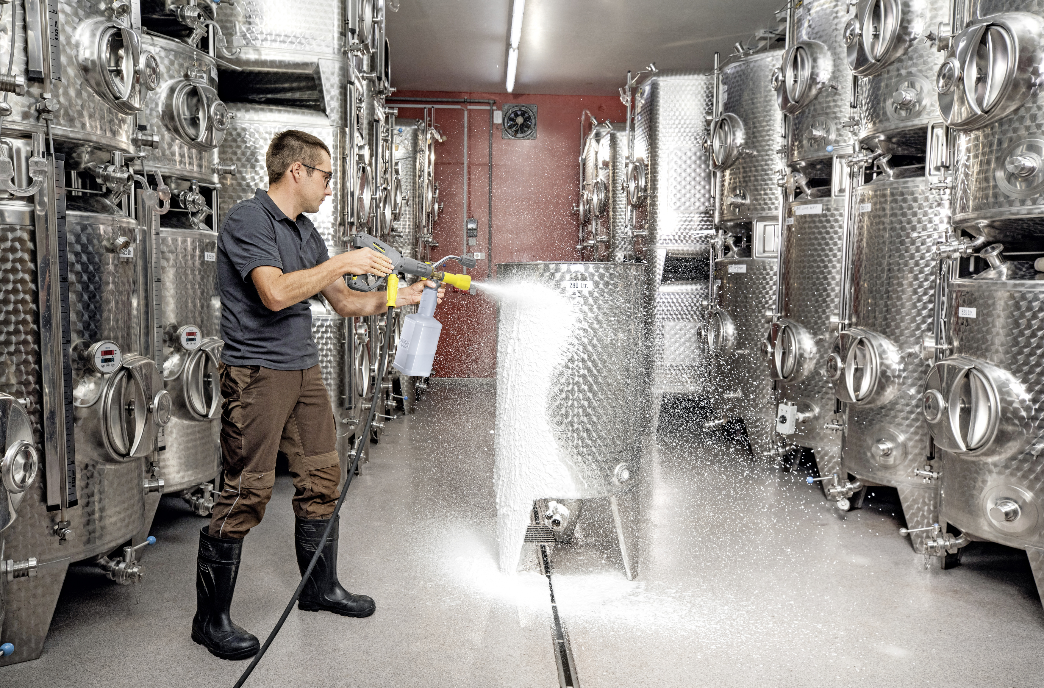 For example for tank cleaning in winegrowing. 