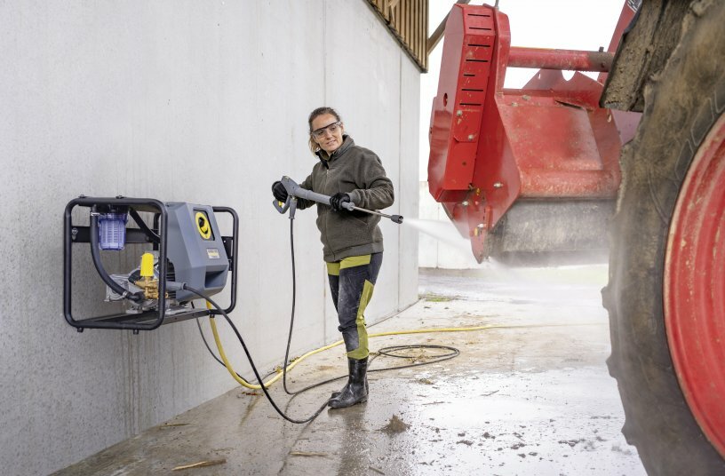 Offering a pressure of up to 210 bar and a flow rate of 1000 l/h, they achieve outstanding cleaning performance to reliably loosen and remove stubborn dirt.