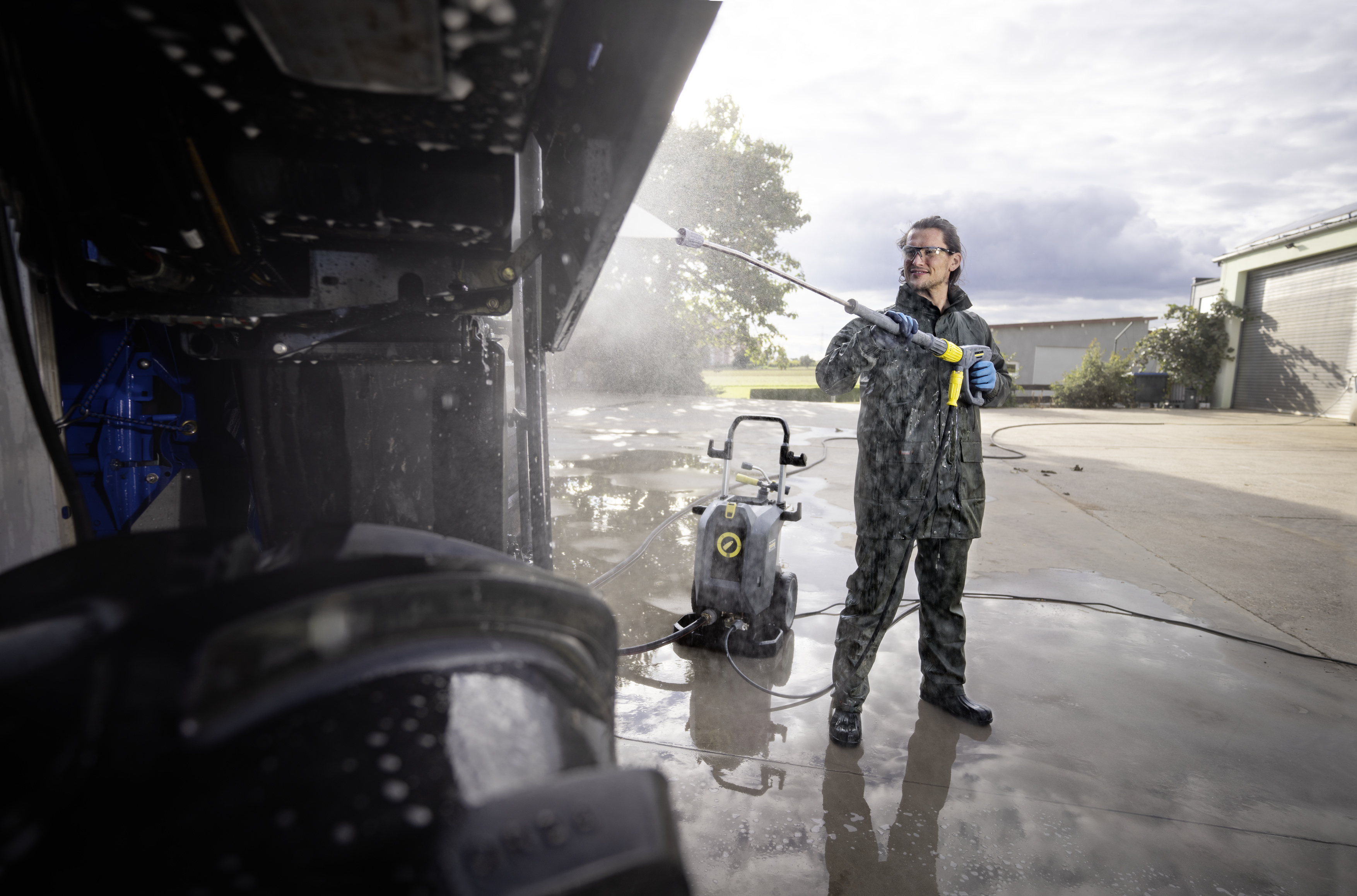 With the servo control feature, users can comfortably adjust the water volume and pressure at the trigger gun