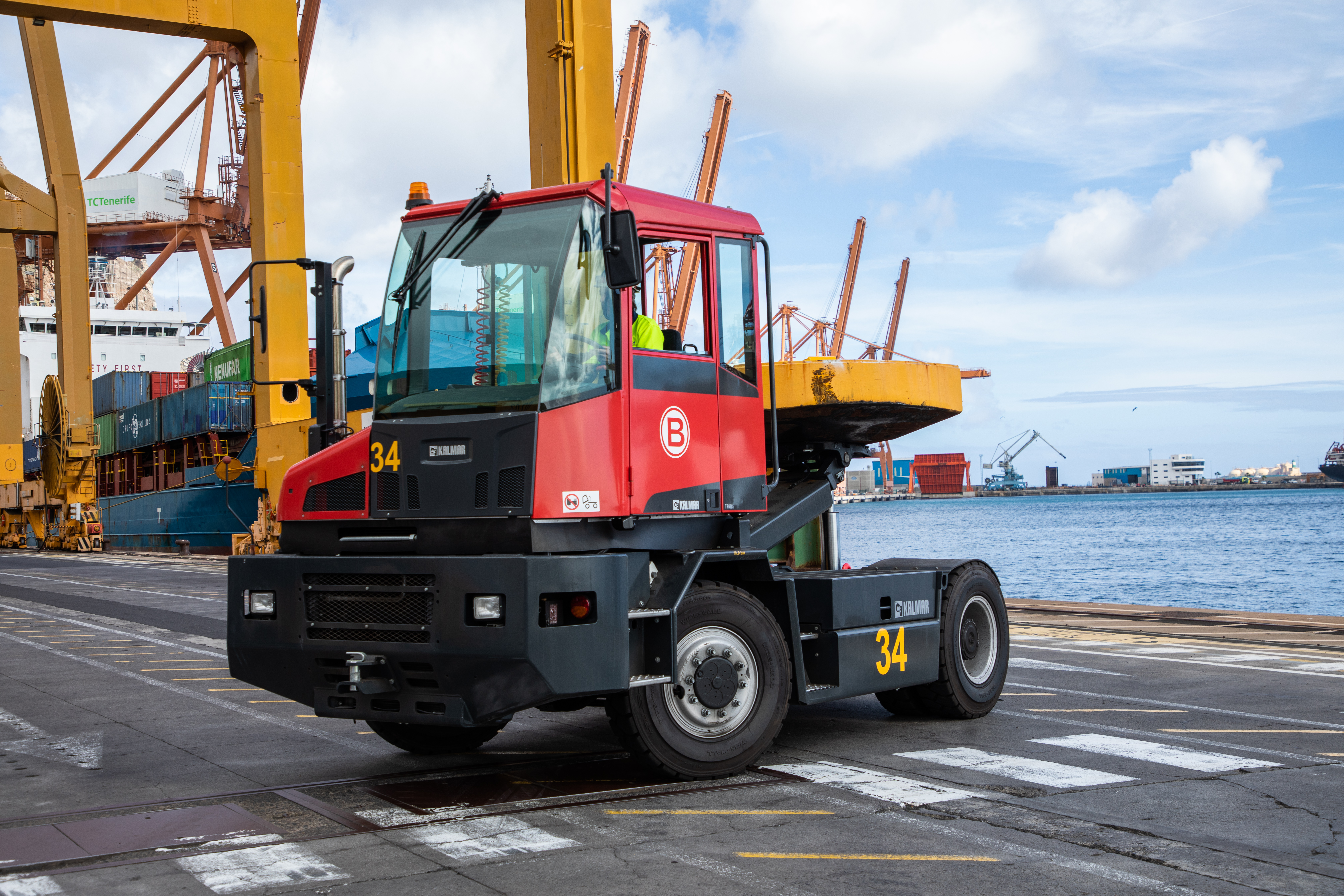 Kalmar Heavy Terminal Tractor