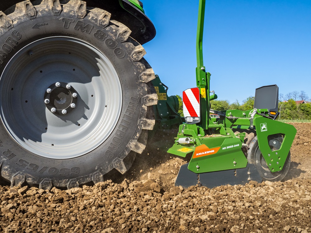 The twelve rotors fitted with the trailing tines on the KE 3002-240 Rotamix produce a very good crumb structure. 