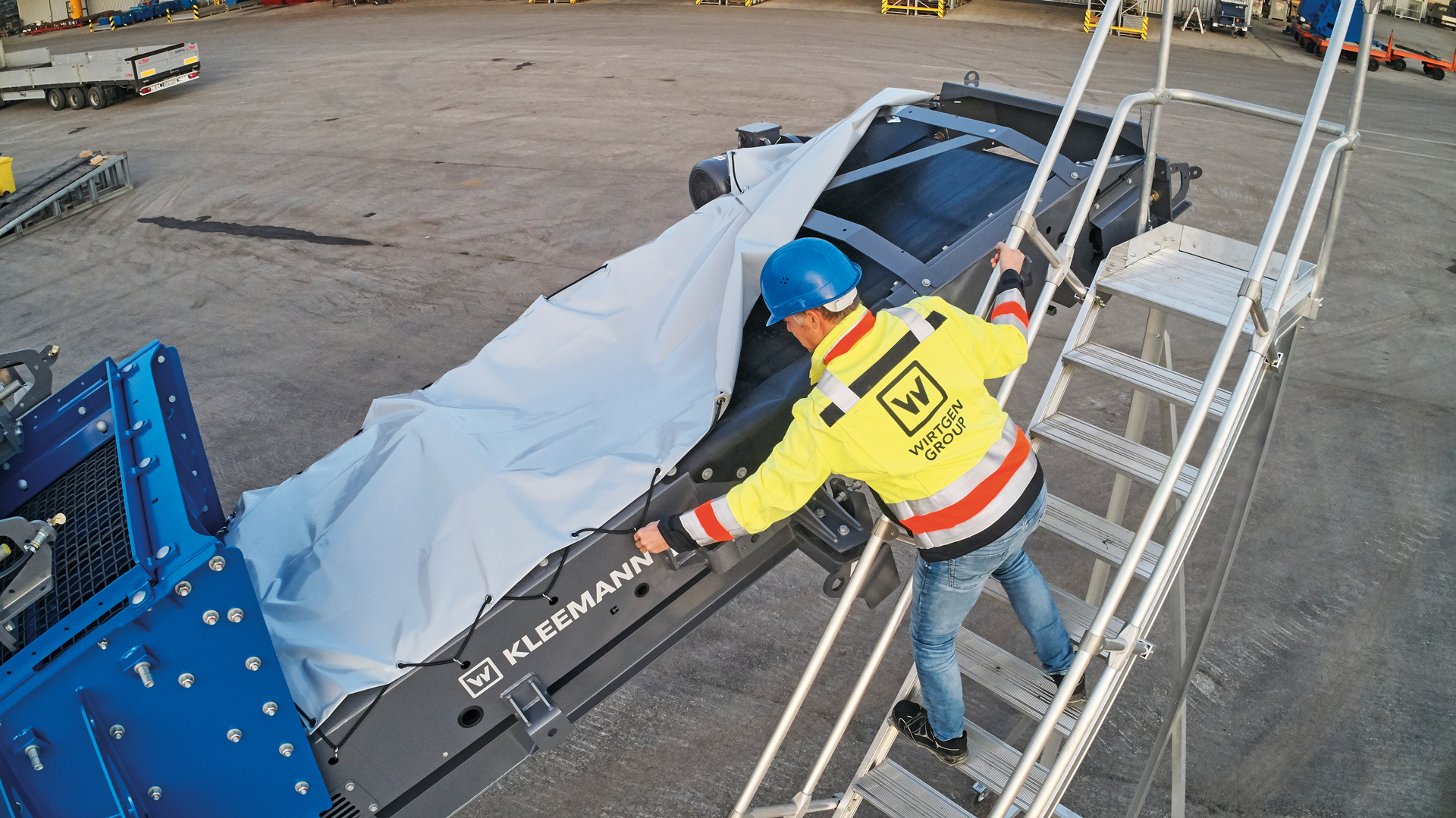 Special belt covers guarantee an effective reduction in dust.