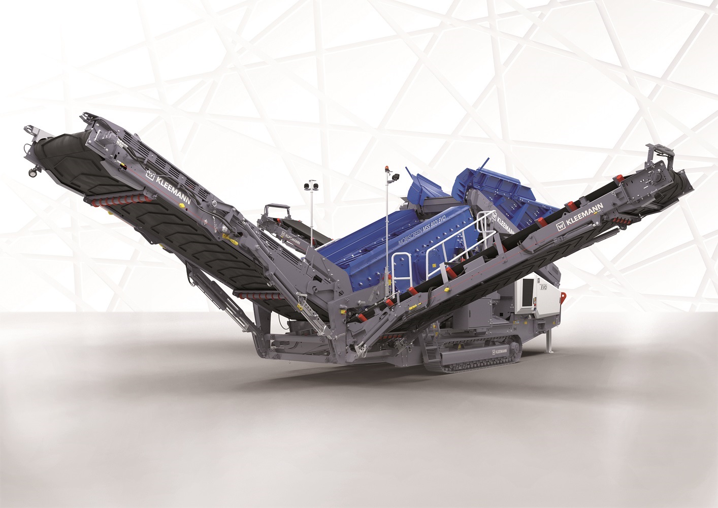 The Kleemann MOBISCREEN MSS 802i EVO impresses as a new screen for coarse elements in natural stone and recycling. 