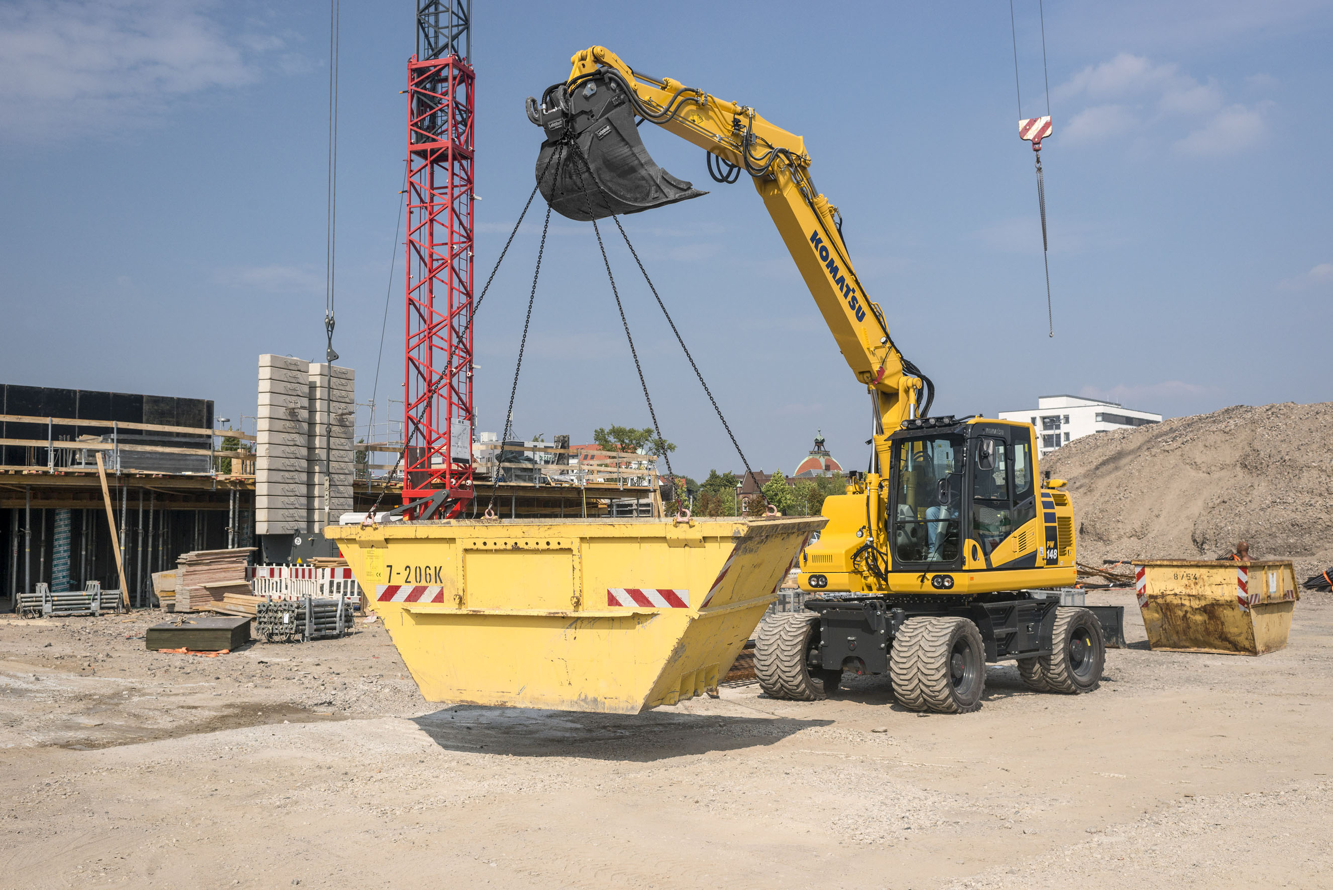 Komatsu PW148-11 <br> Image source: Komatsu Europe