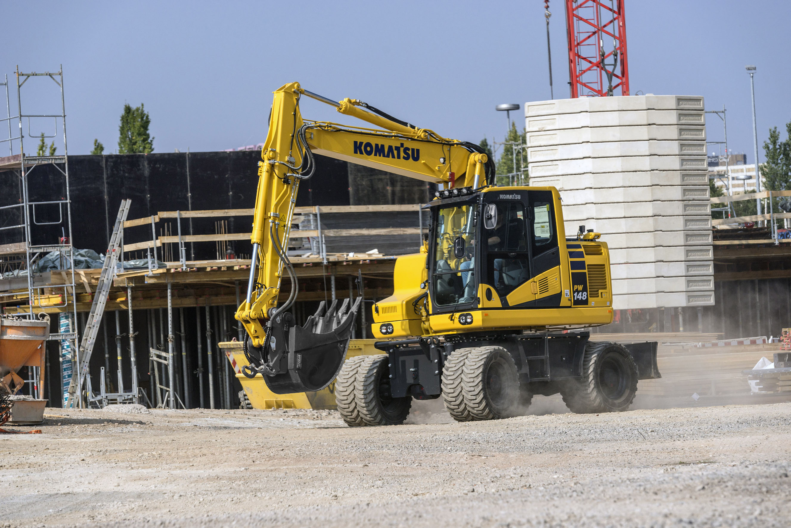 Komatsu PW148-11 <br> Image source: Komatsu Europe