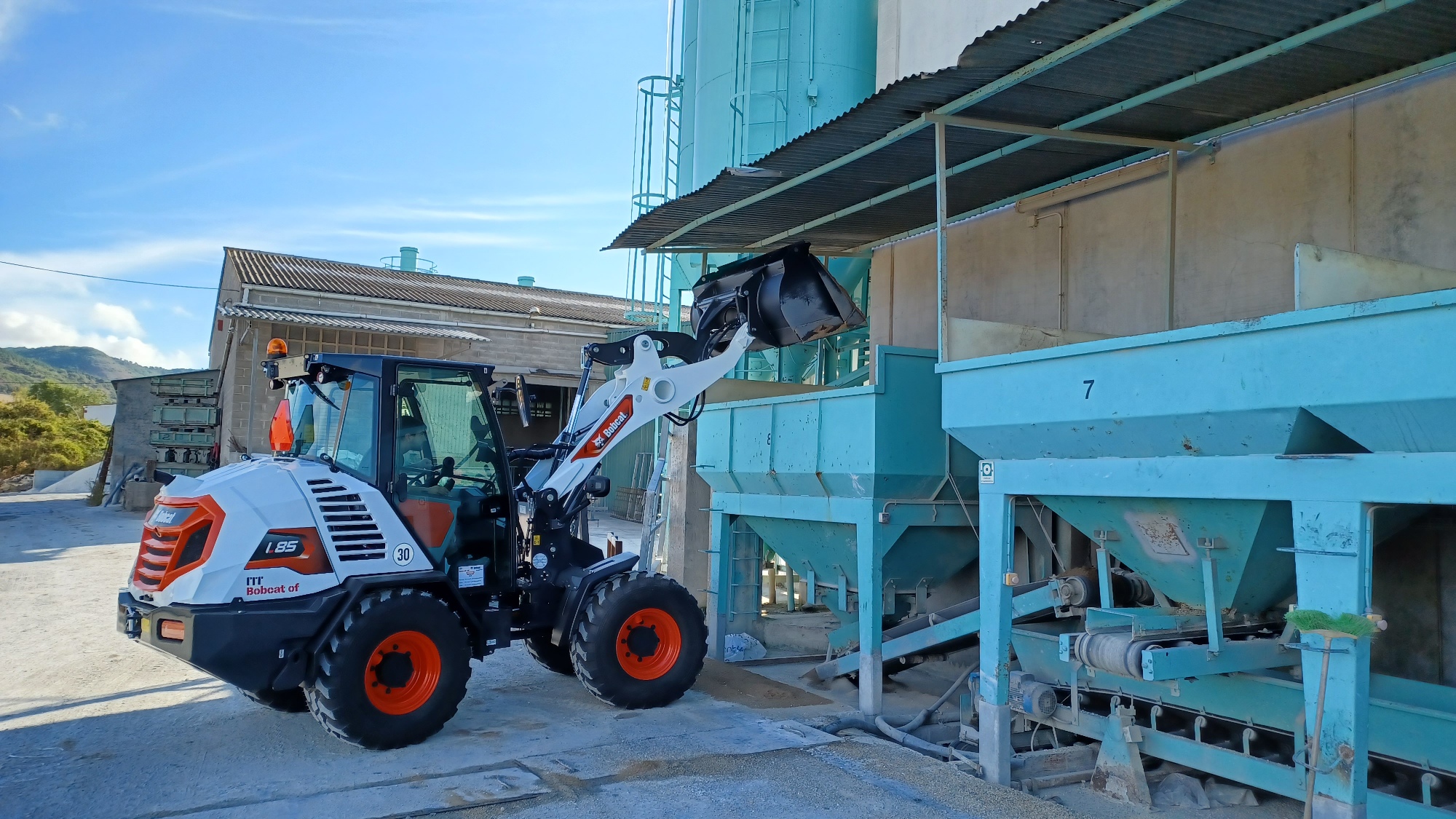 New Bobcat L85 Wheel Loader <br> Image source: Doosan Bobcat EMEA