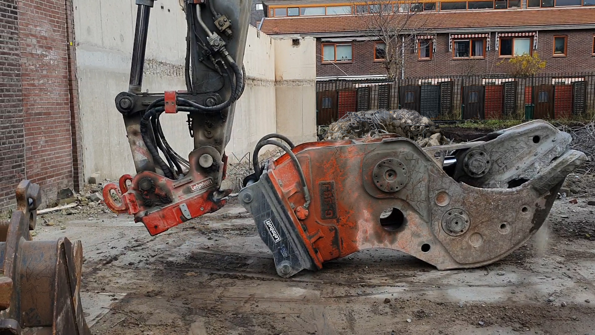 The pulveriser for demolition is changed in seconds and can be used immediately.