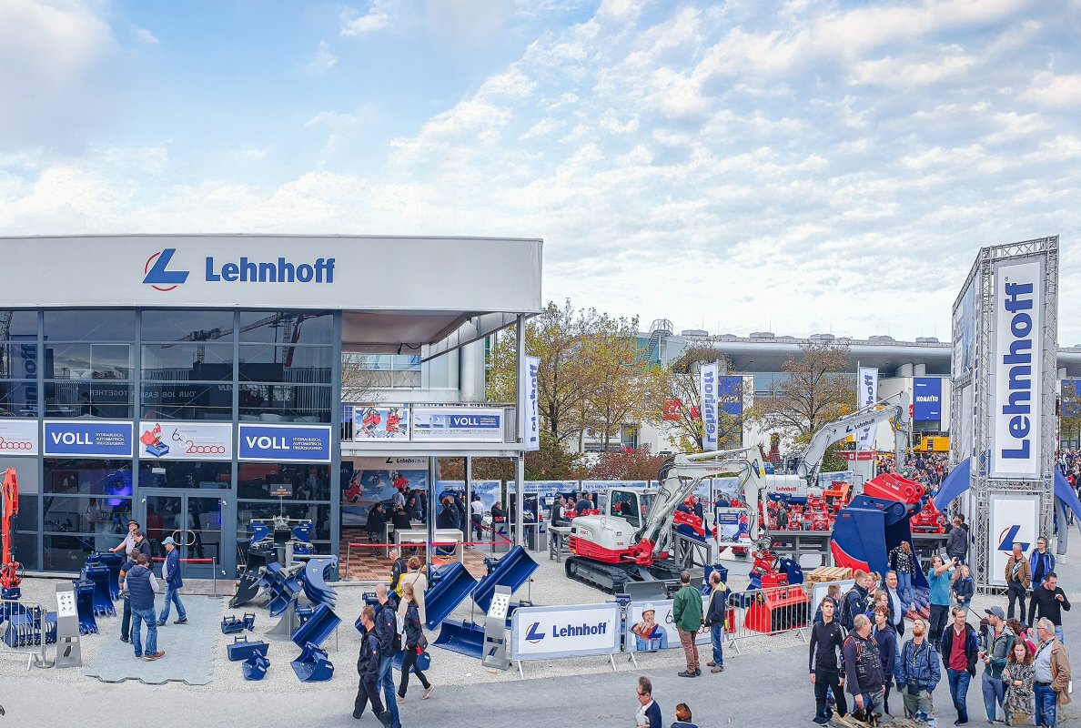 Lehnhoff presents its latest symmetrical quick coupler, the SQ70/55V, for the first time at bauma 2025. Developed in close collaboration with an experienced customer, it demonstrates how the right combination of quick coupler and attachment can optimize numerous processes on the construction site.
