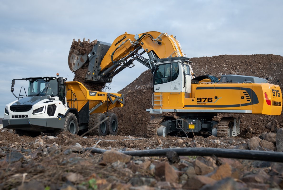 The Liebherr R 976-E 