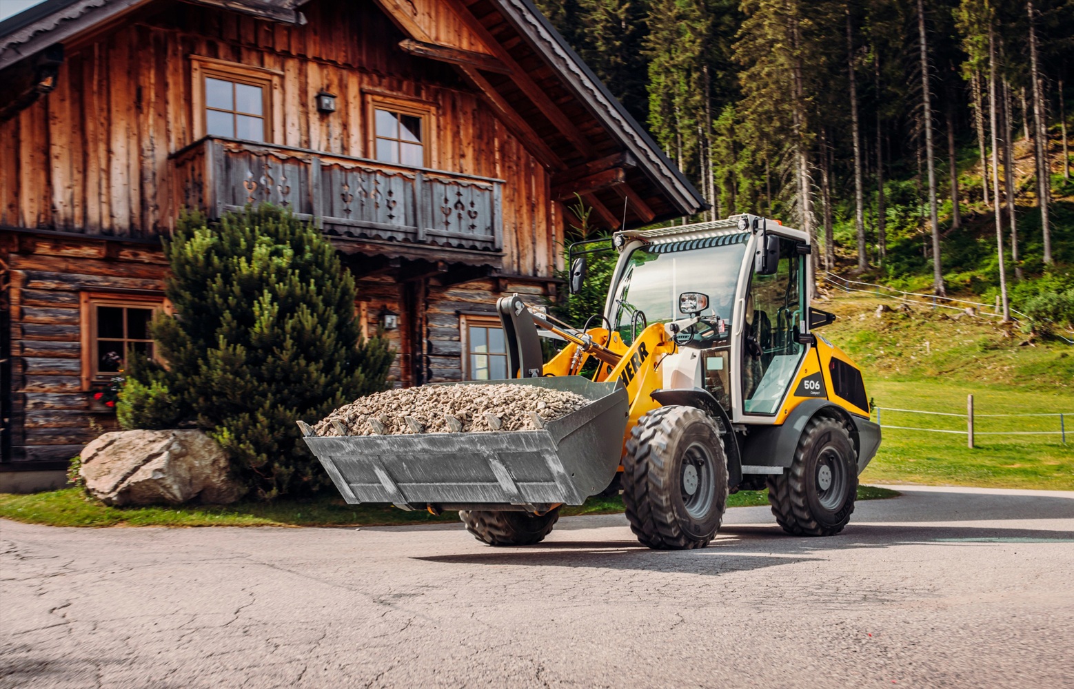 The compact loaders combine high performance with safety, and are also flexible in terms of application and use.