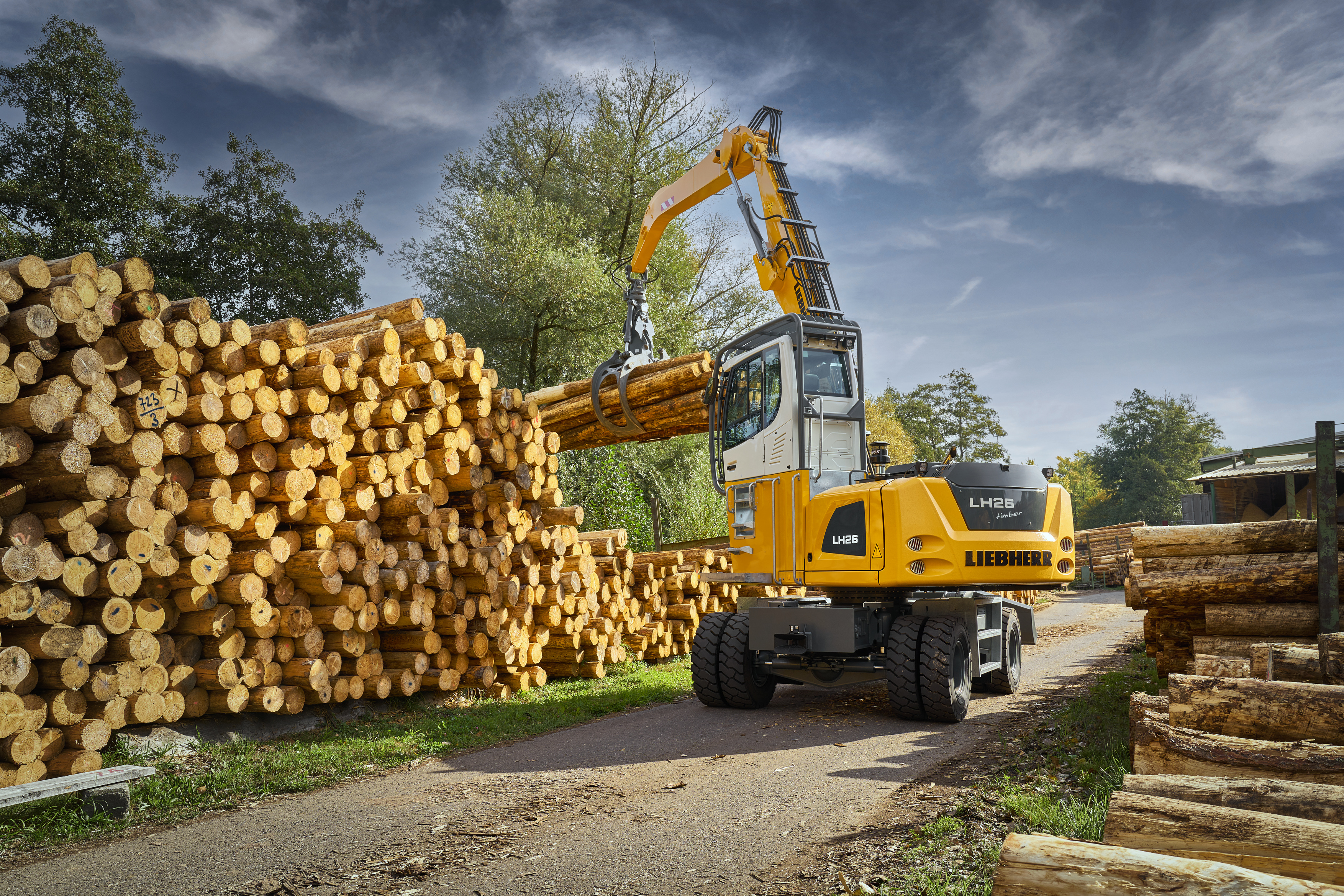 Liebherr is expanding its portfolio in the field of timber tractors and presents the new LH 26 M Timber Litronic.