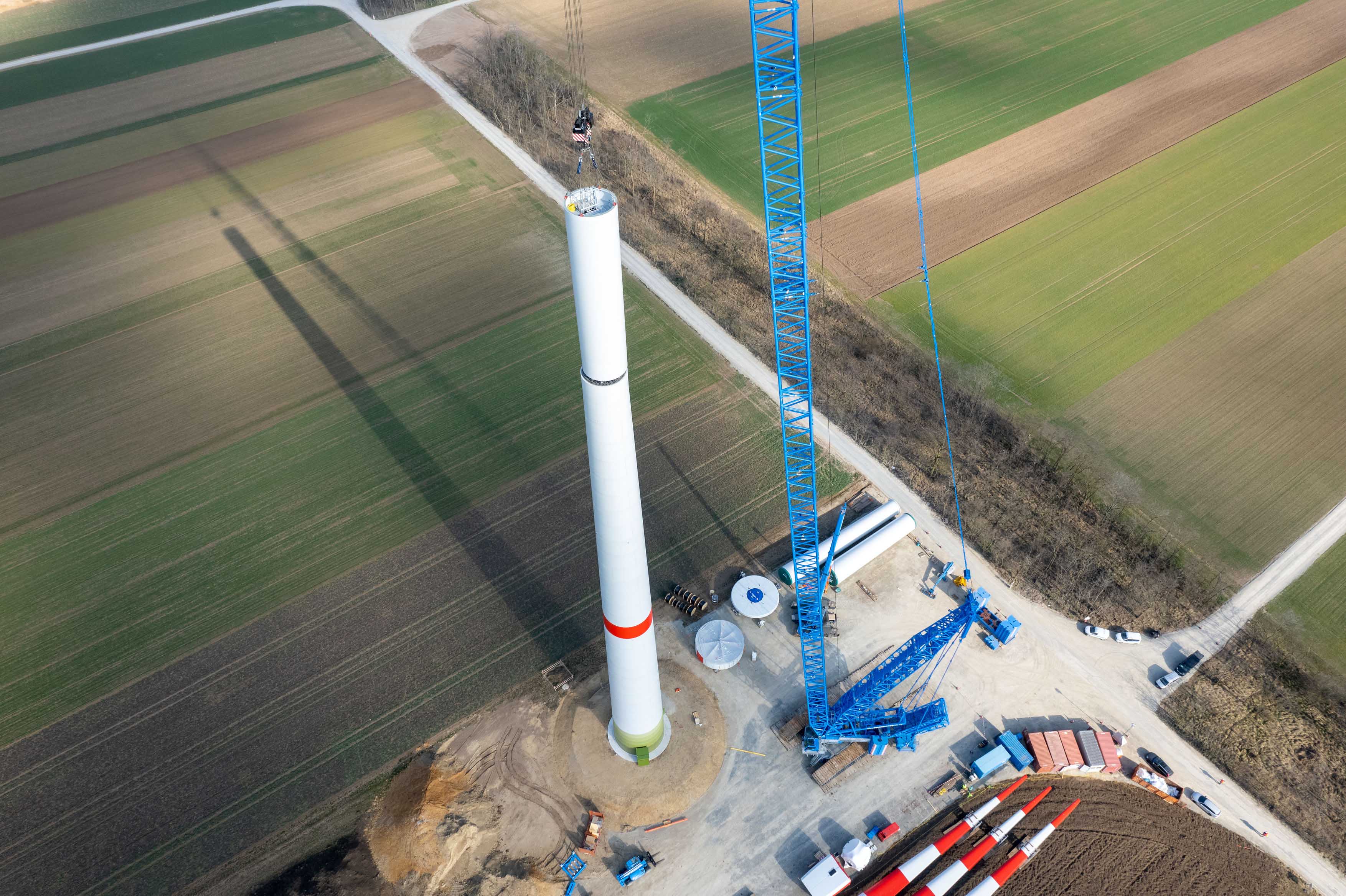 Minimal space requirement – looking from above, it becomes clear how little space the LR 11000 with V-Frame requires on site.