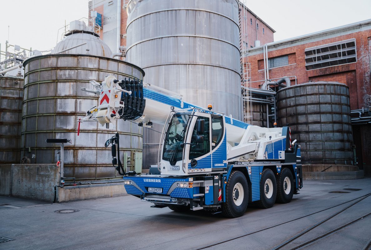 The new version of the LTC 1050-3.1 features and an additional electric motor to power the crane functions.