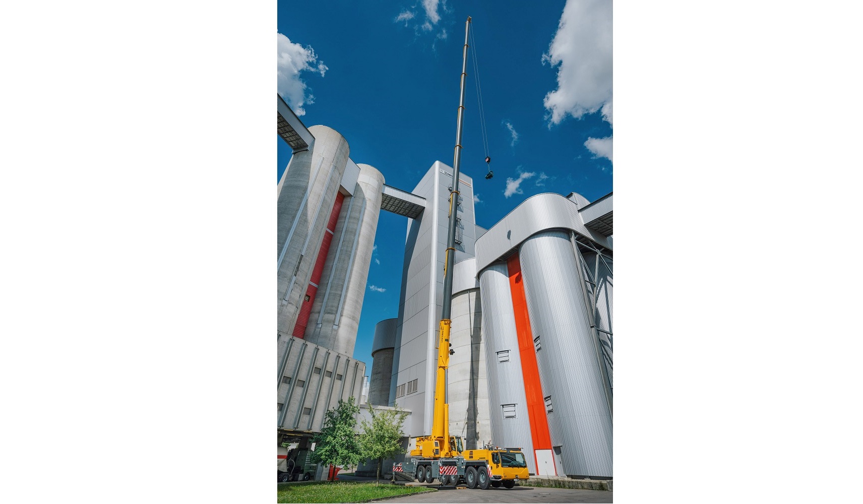The highlight of the new LTM 1300-6.3 is its 90 metre telescopic boom. <br> Image source: Liebherr-Werk Ehingen GmbH