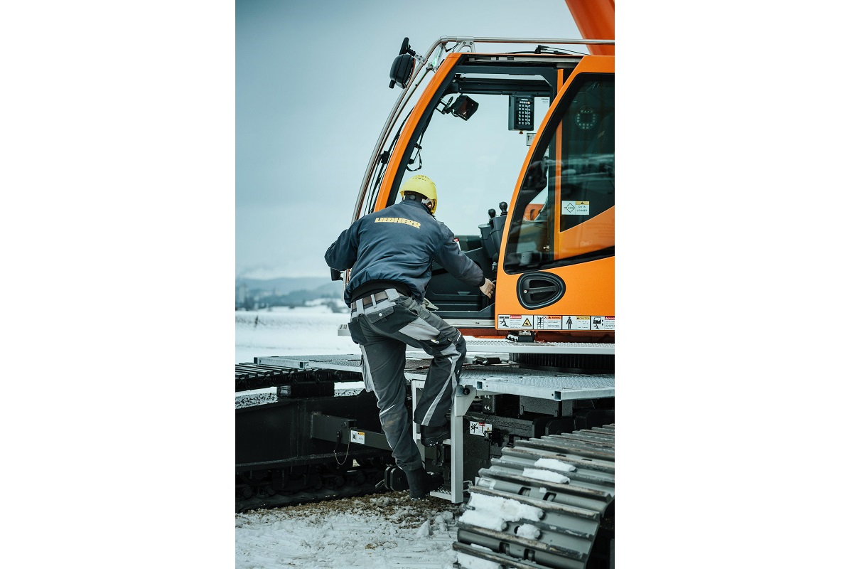 Access to the crane cab is particularly safe and convenient <br> Image source: Liebherr-Werk Ehingen GmbH