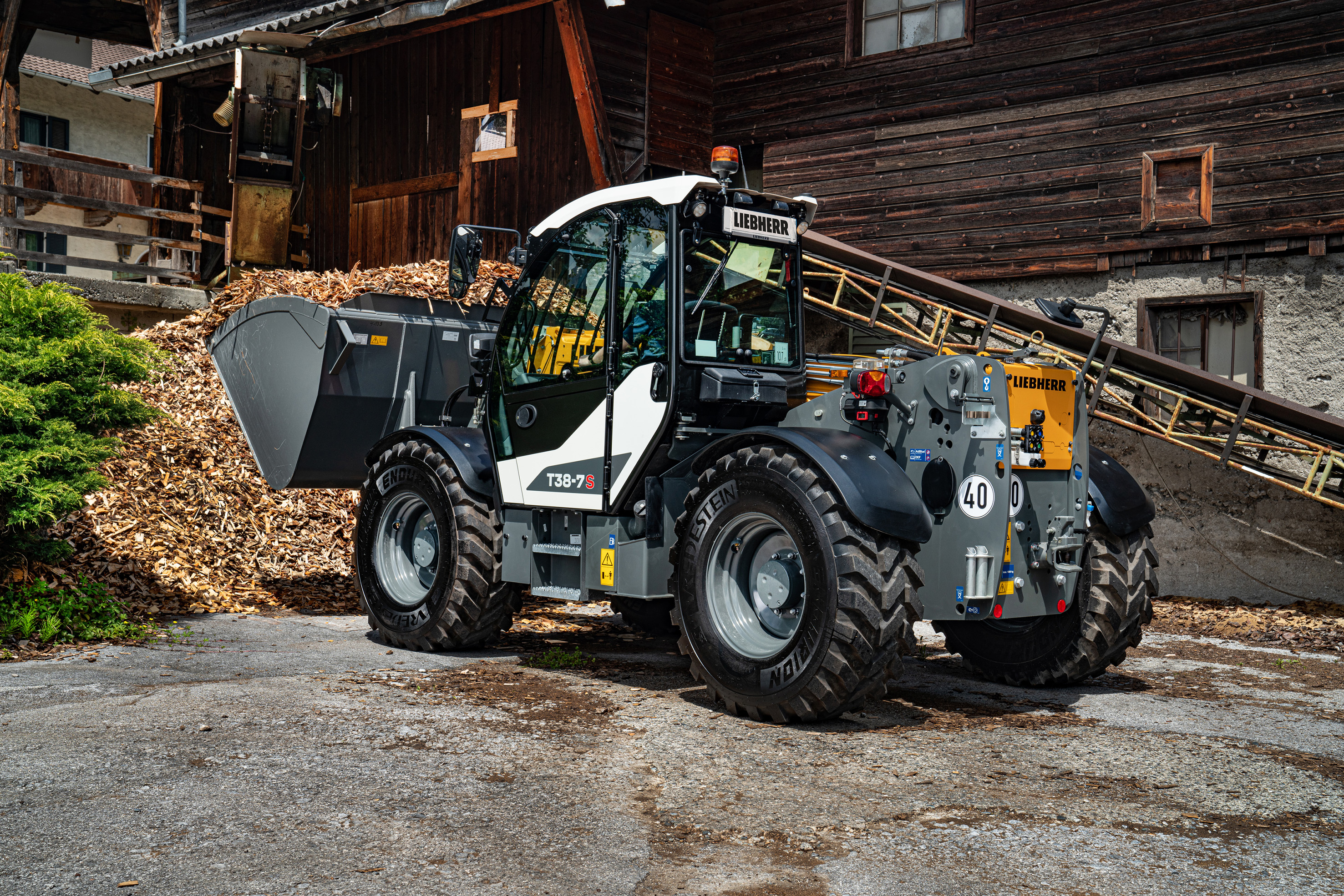 Liebherr Telescopic loader