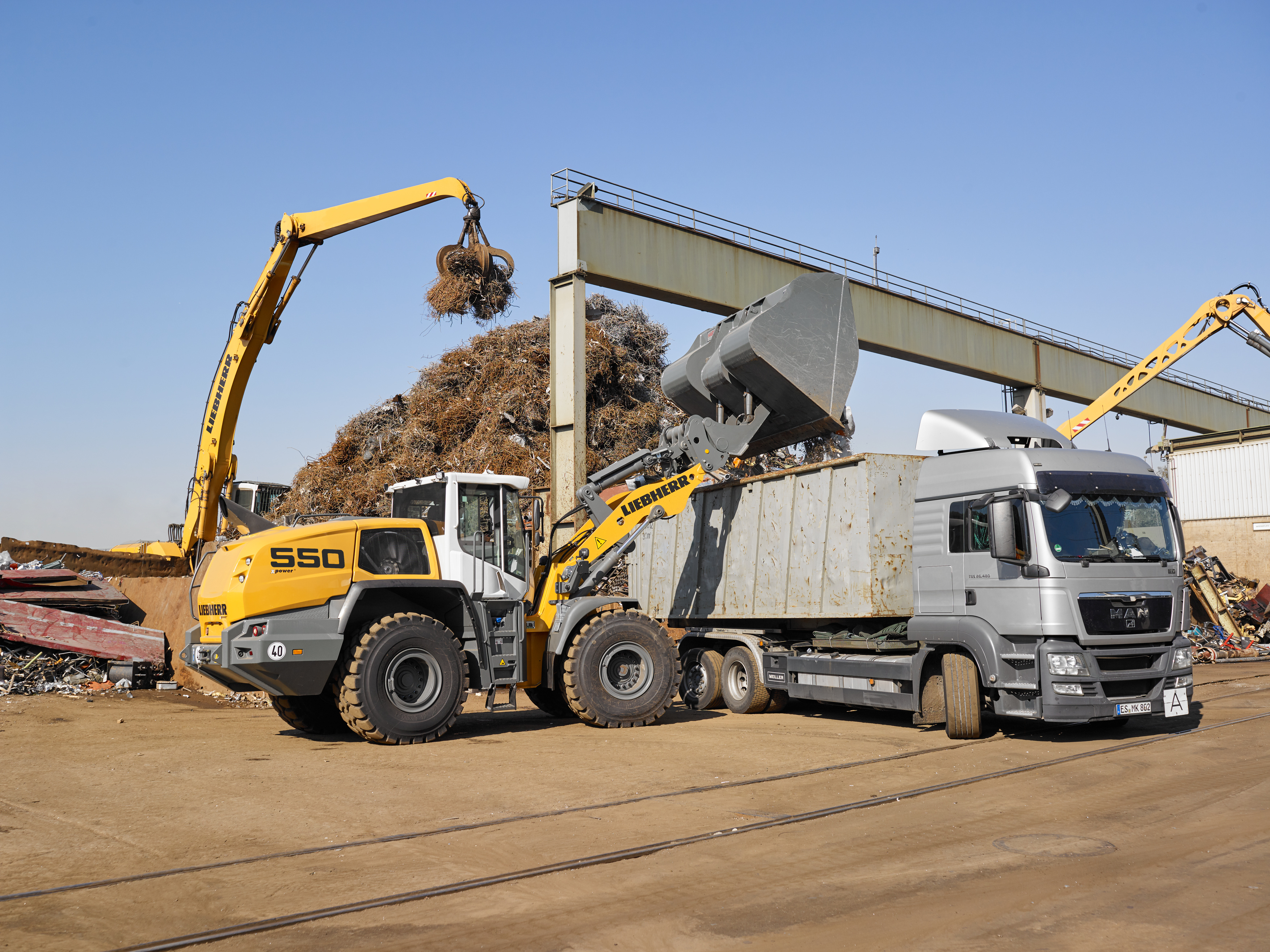 The L 550 XPower® wheel loader is often used in industrial operations, including metal recycling.