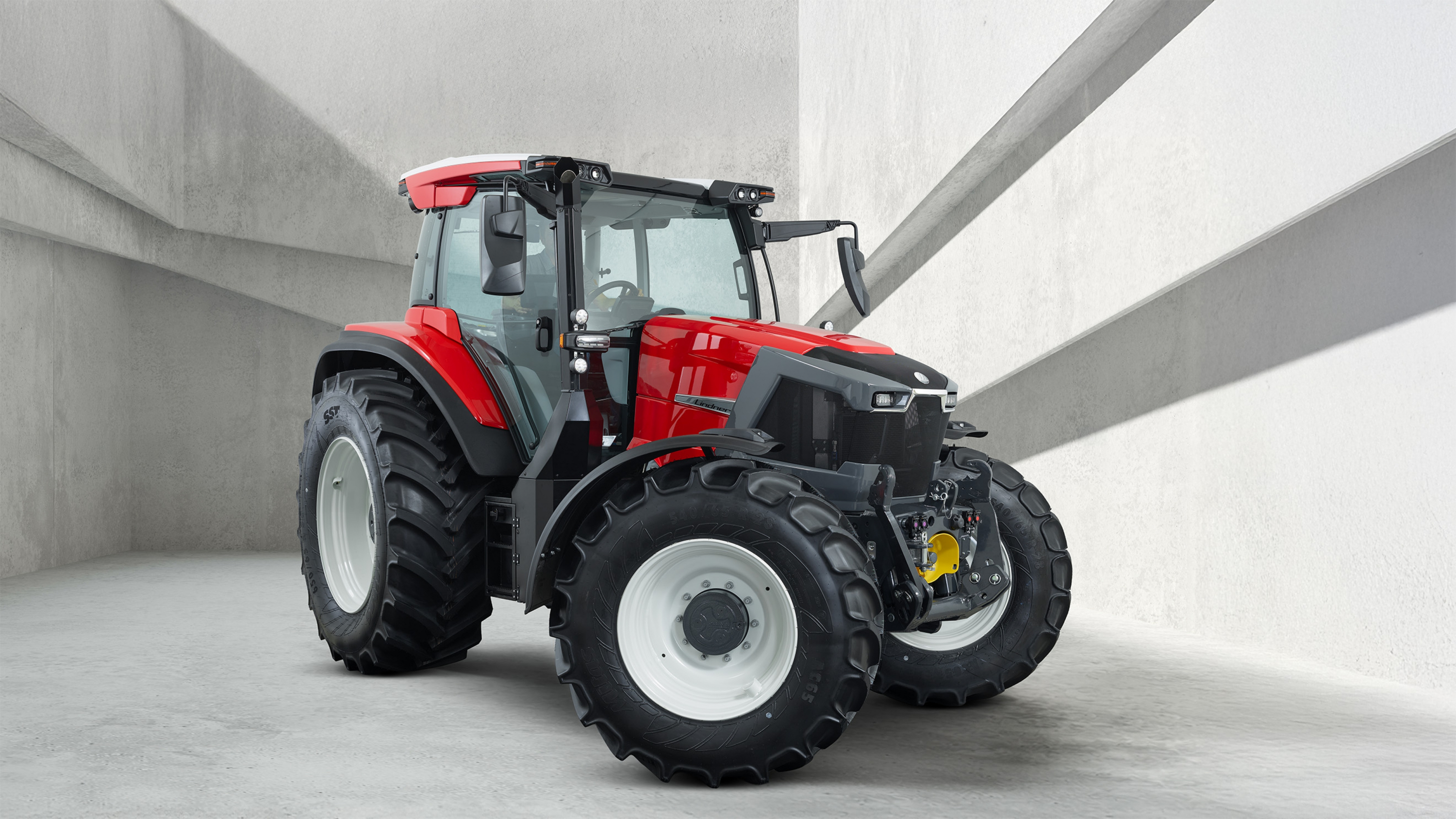 Lintrac 160 LDrive tractor
