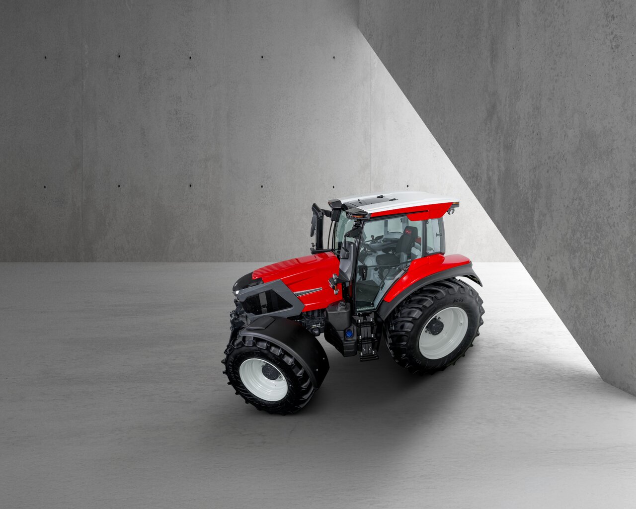 Lintrac 160 LDrive Tractor