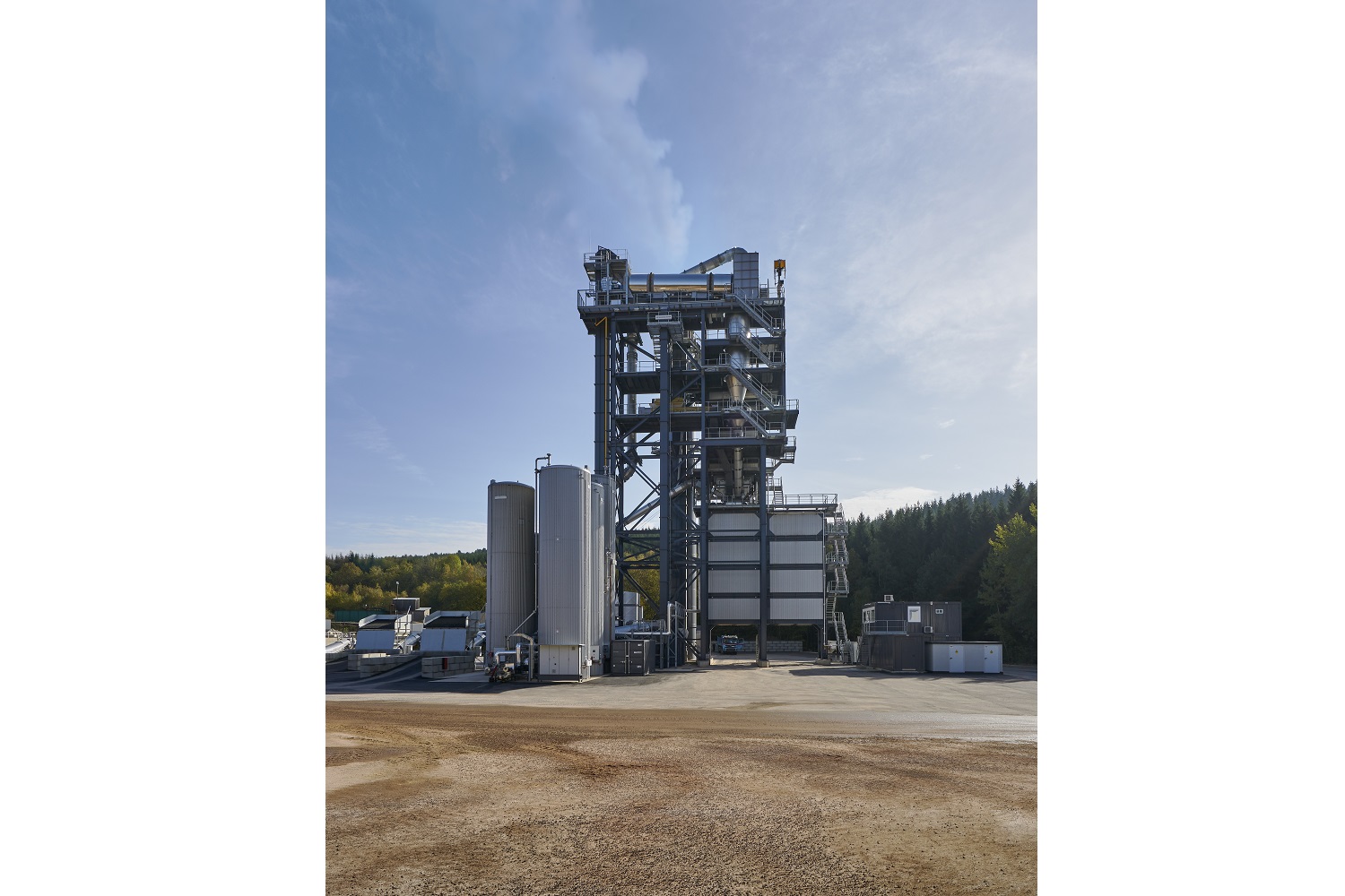 Low-temperature asphalt